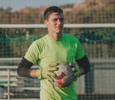 Tips on Choosing the Right Goalkeeping Gloves