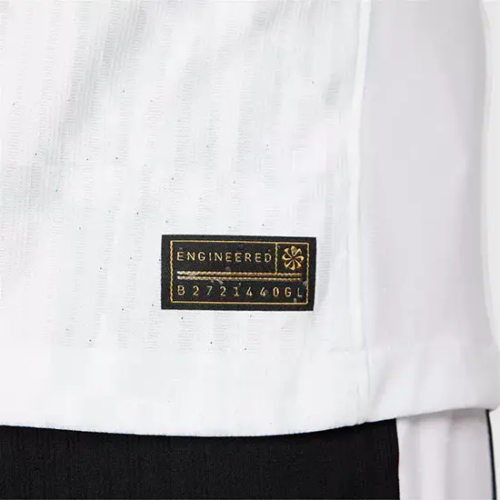 Liverpool third player